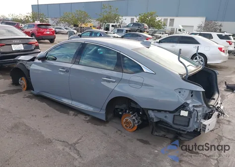 2021 Honda Accord Hybrid Touring from USA, damaged, VIN 1HGCV3F96MA009454